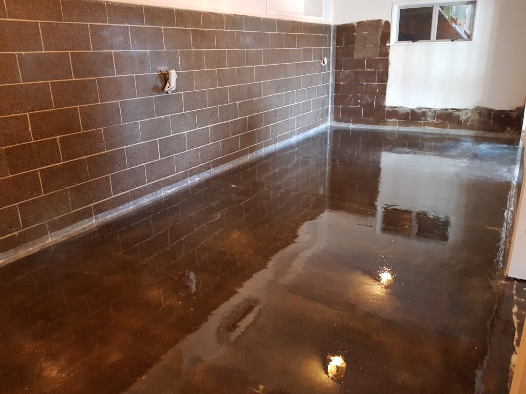 Moisture barrier on floor and walls